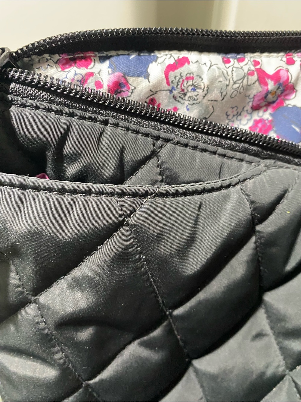 Vera Bradley Ultralight crossbody bucket bag - Picture 8 of 13